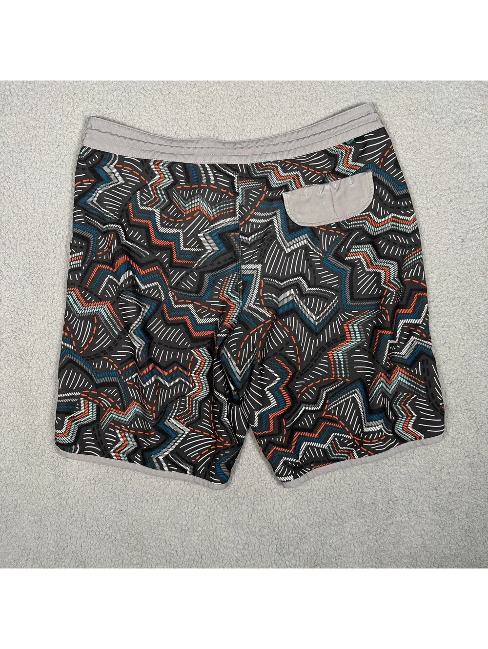 Vissla Board Shorts Tribal Aztec Performance Athletic Surf Water Mens Size 36